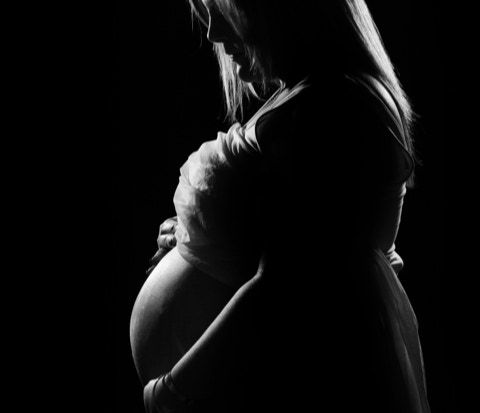 Bump studio or at your home photo shoot by Jayne Poole in Devon near South Molton, Barnstaple, Okehampton, exterm Bude and Holsworthy.